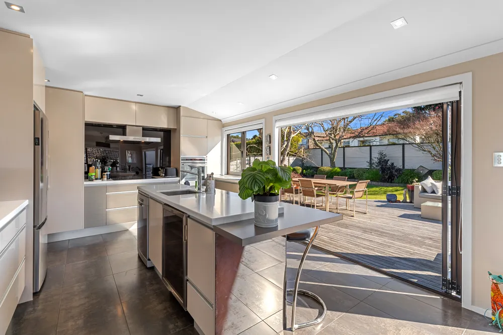 Photos of 137 Stapleford Crescent