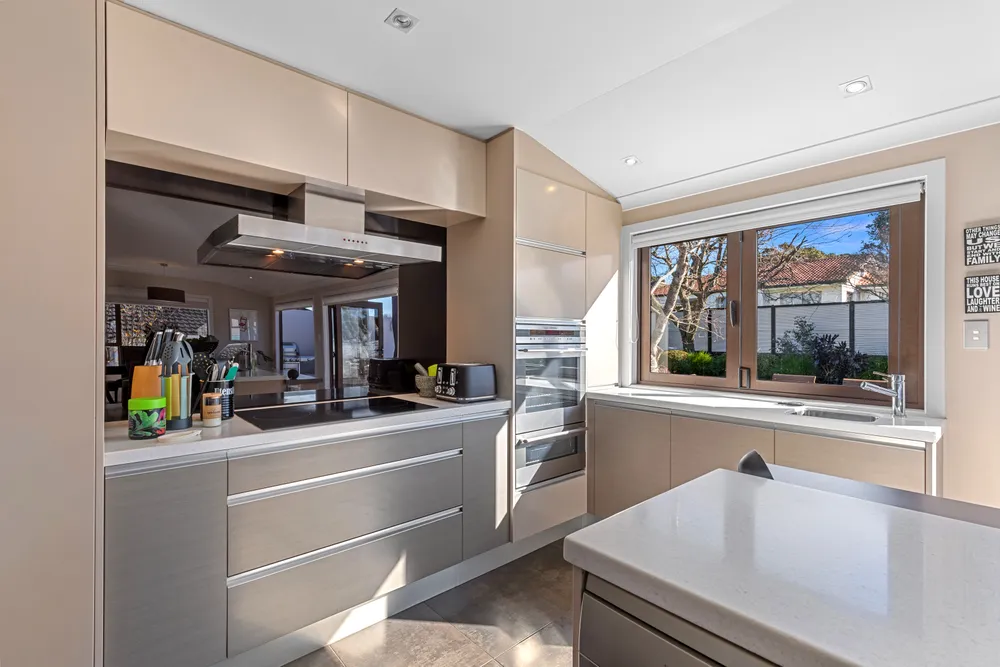 Photos of 137 Stapleford Crescent