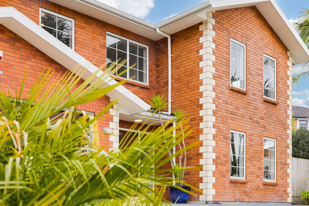 Photos of 54 Leafield Crescent