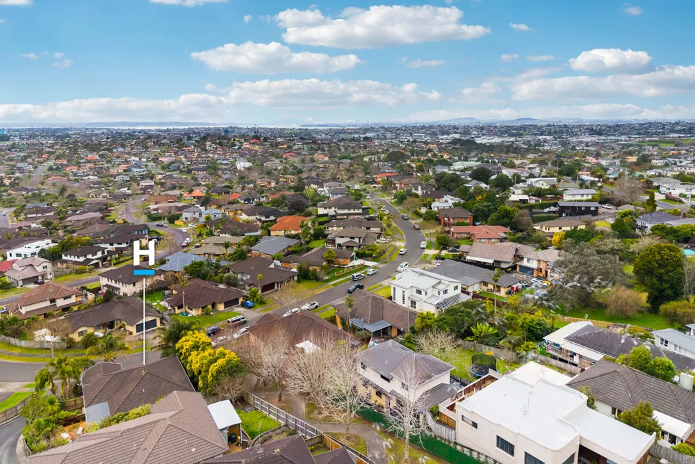 Photos of 54 Leafield Crescent