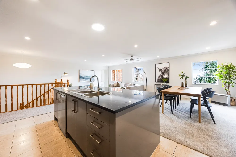 Photos of 54 Leafield Crescent