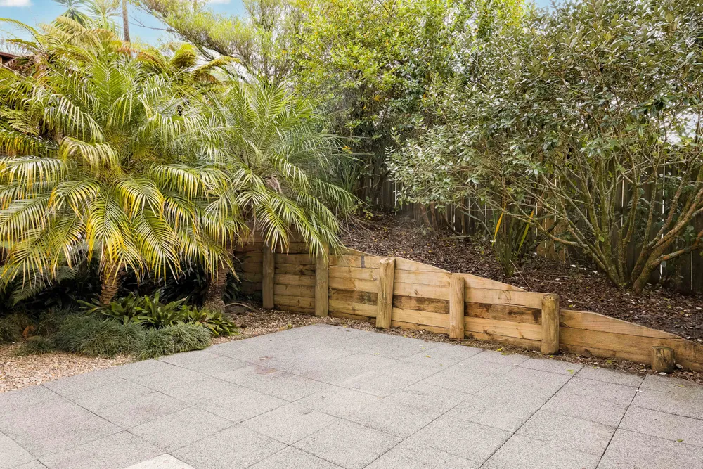 Photos of 54 Leafield Crescent