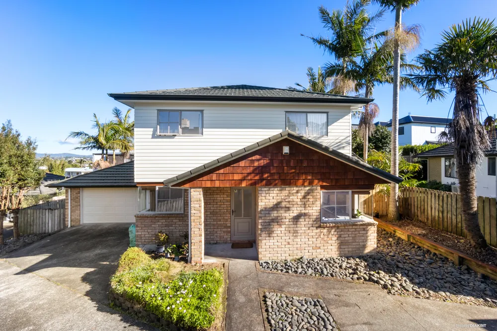 Photos of 3A Luckens Road