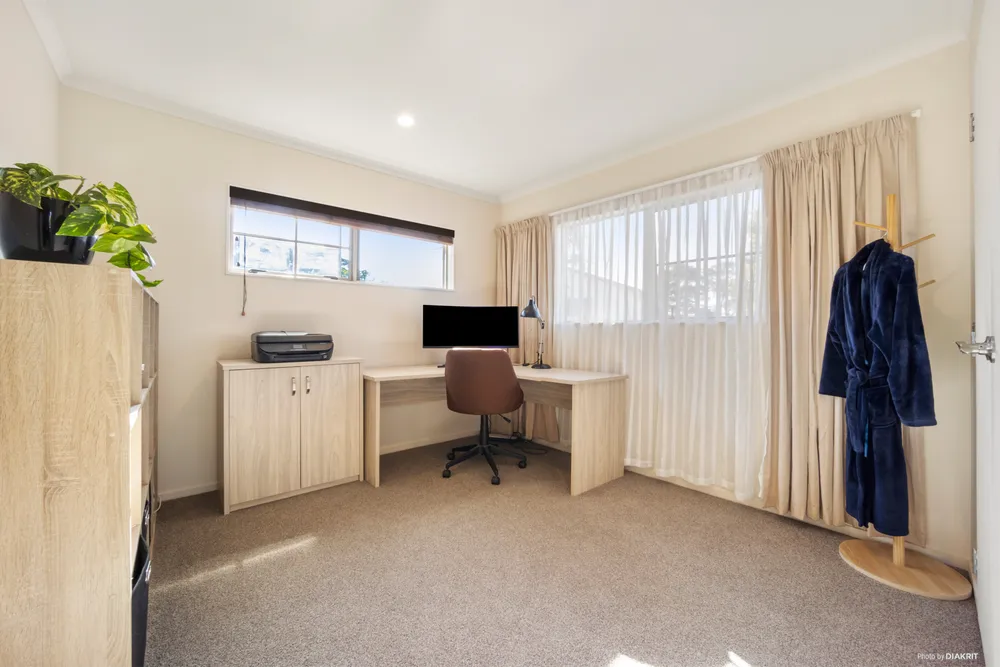 Photos of 3A Luckens Road