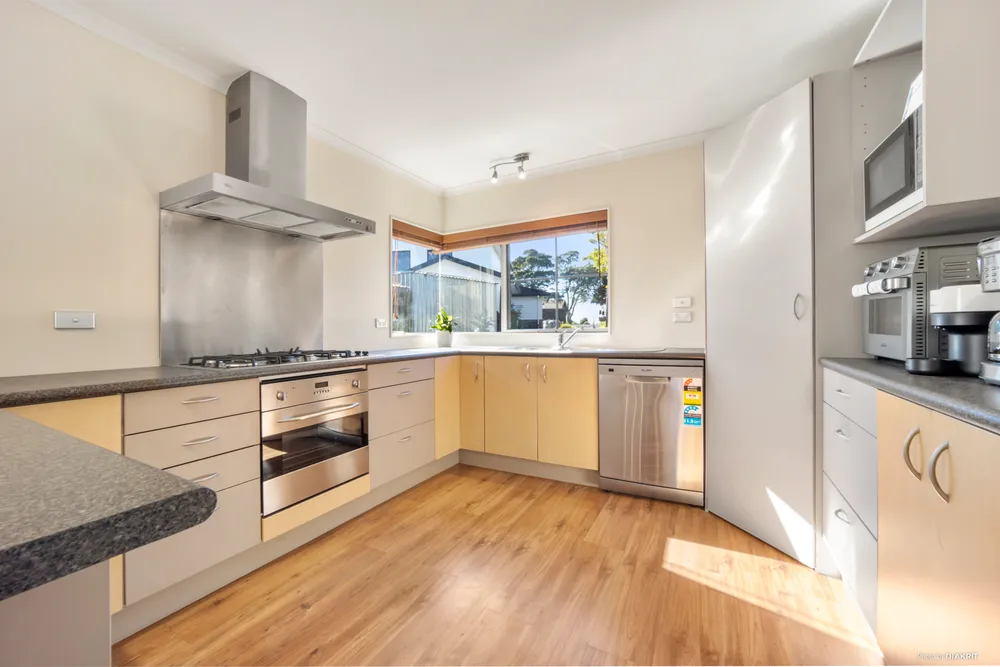 Photos of 3A Luckens Road