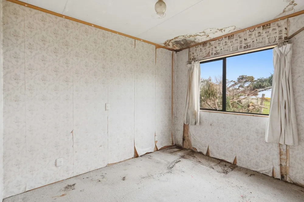 Photos of 15 Thomas Road