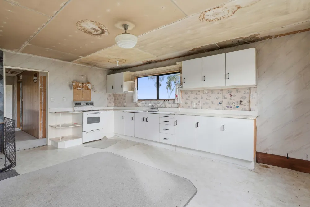 Photos of 15 Thomas Road