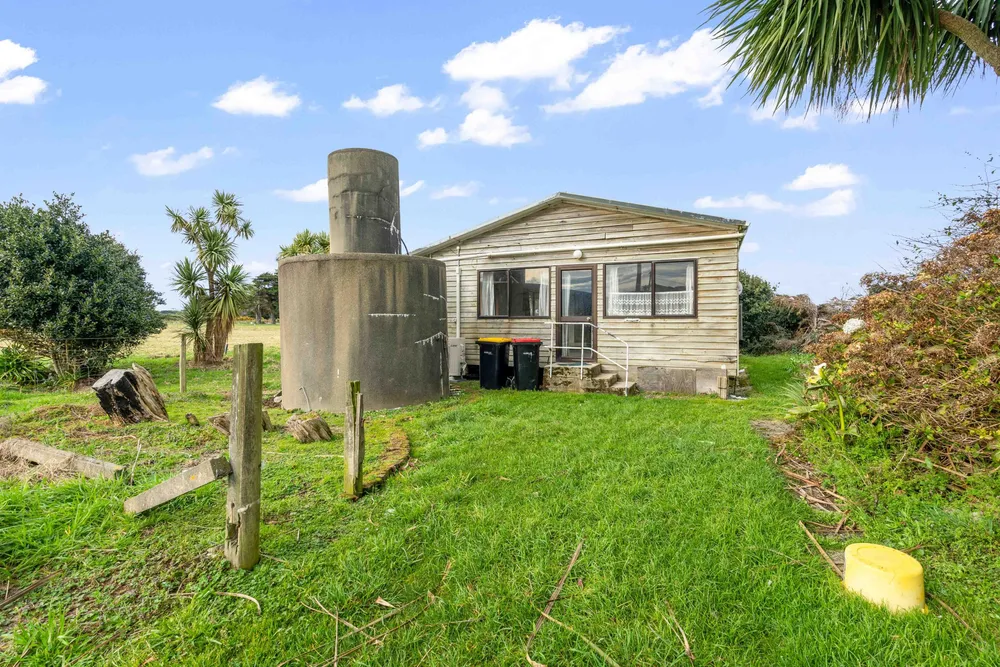 Photos of 15 Thomas Road