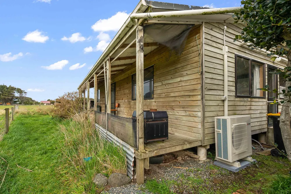 Photos of 15 Thomas Road