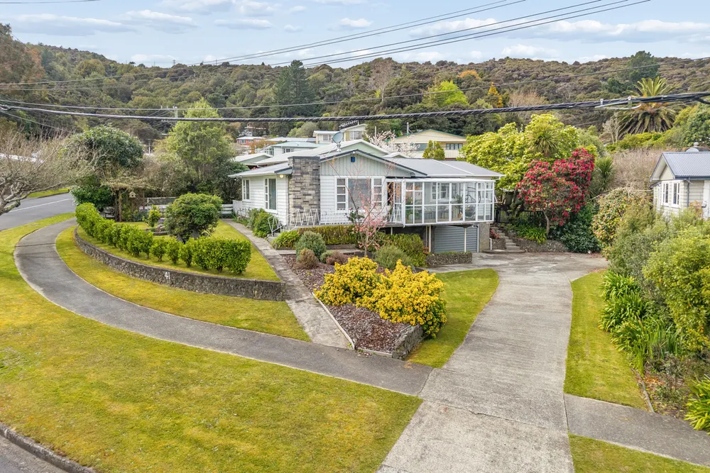 Photo of 41 James Grove, Stokes Valley