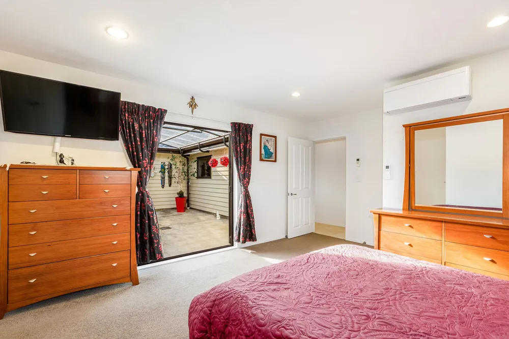 Photos of 16 Frances Brown Avenue
