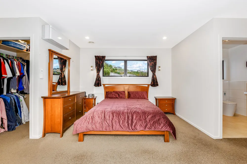 Photos of 16 Frances Brown Avenue