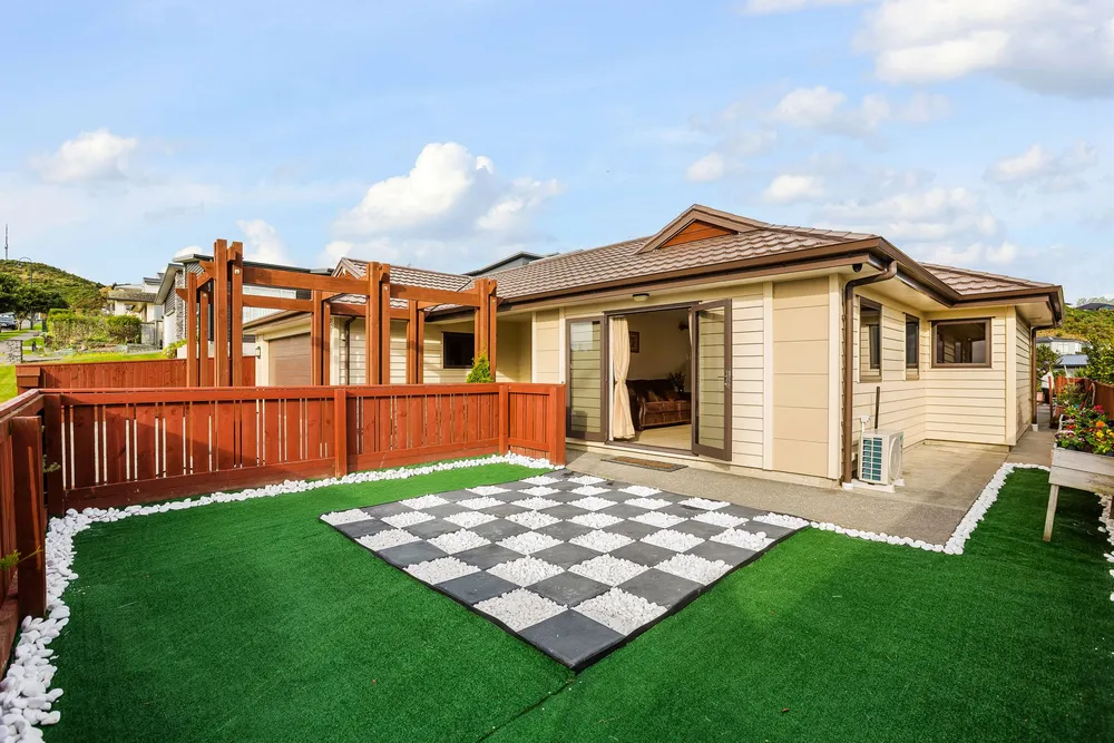 Photos of 16 Frances Brown Avenue