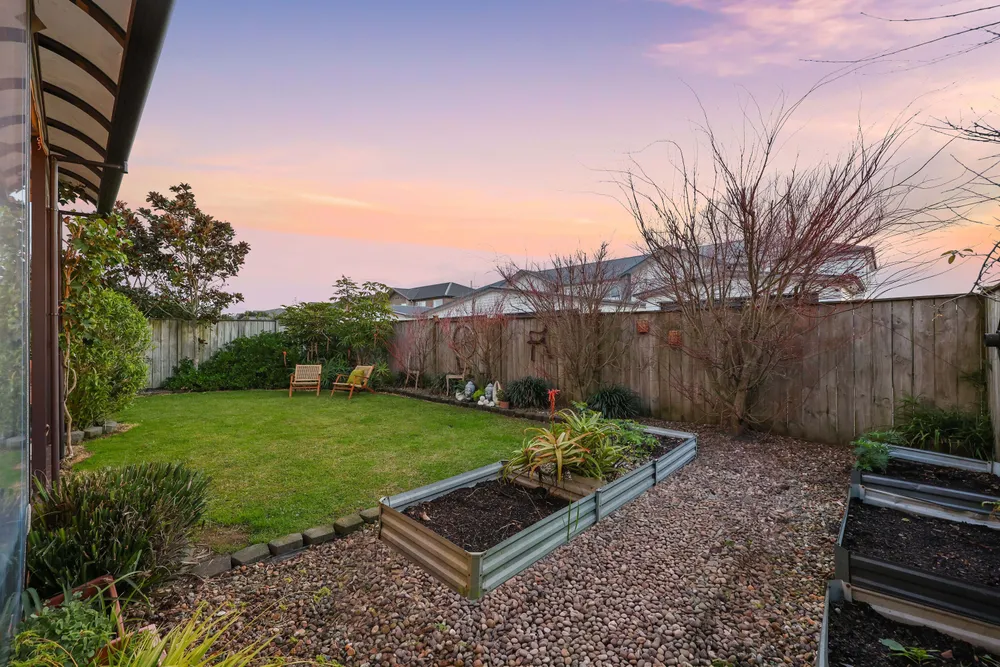 Photos of 31 Rosewell Crescent