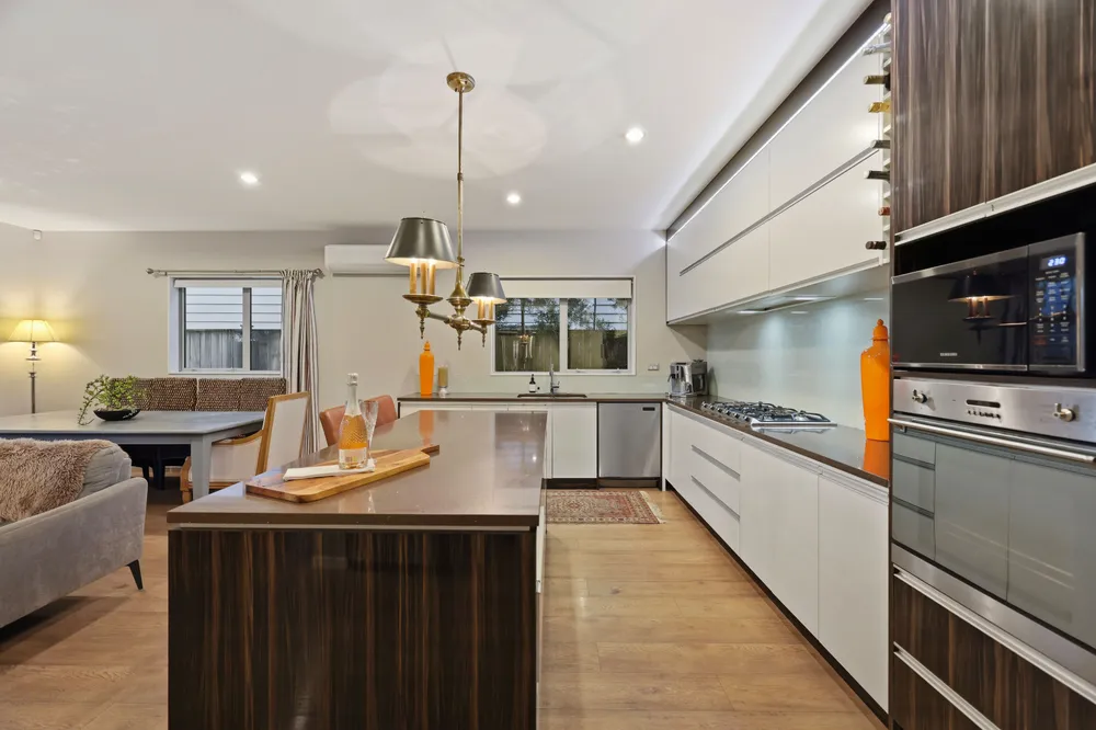 Photos of 31 Rosewell Crescent