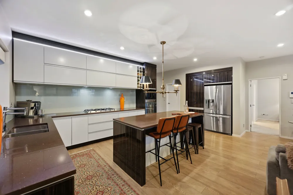 Photos of 31 Rosewell Crescent