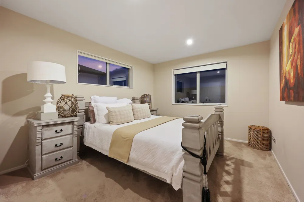 Photos of 31 Rosewell Crescent
