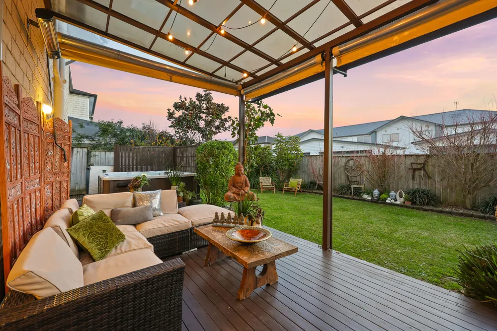 Photos of 31 Rosewell Crescent