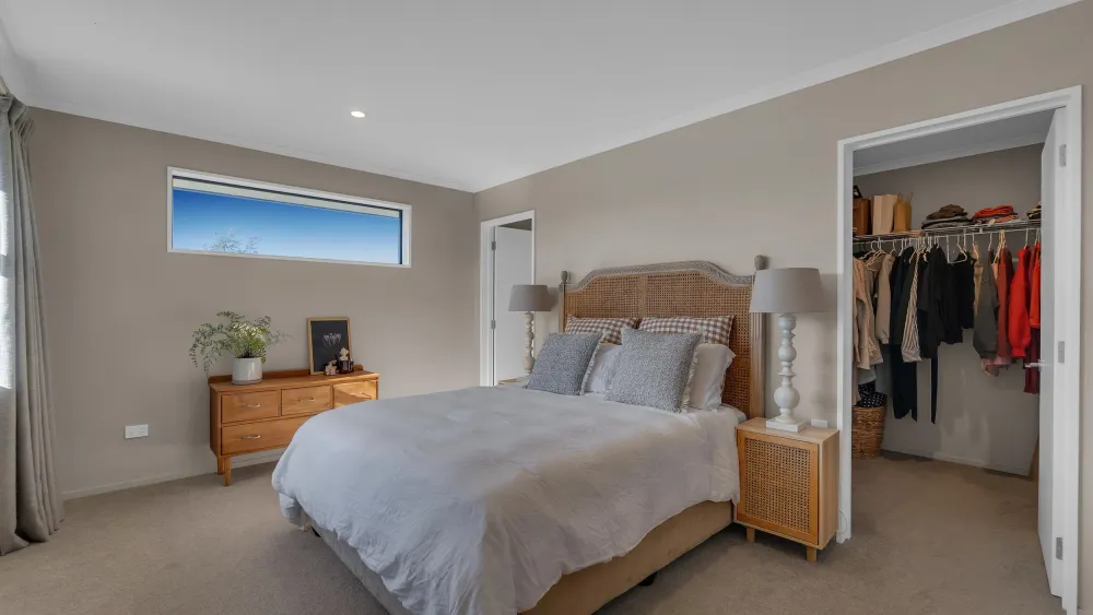 Photos of 14 Braeburn Crescent