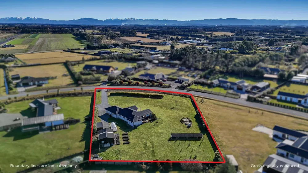 Photos of 14 Braeburn Crescent