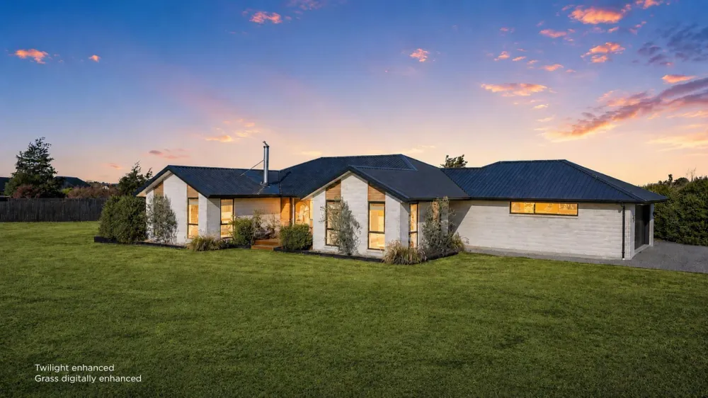 Photos of 14 Braeburn Crescent