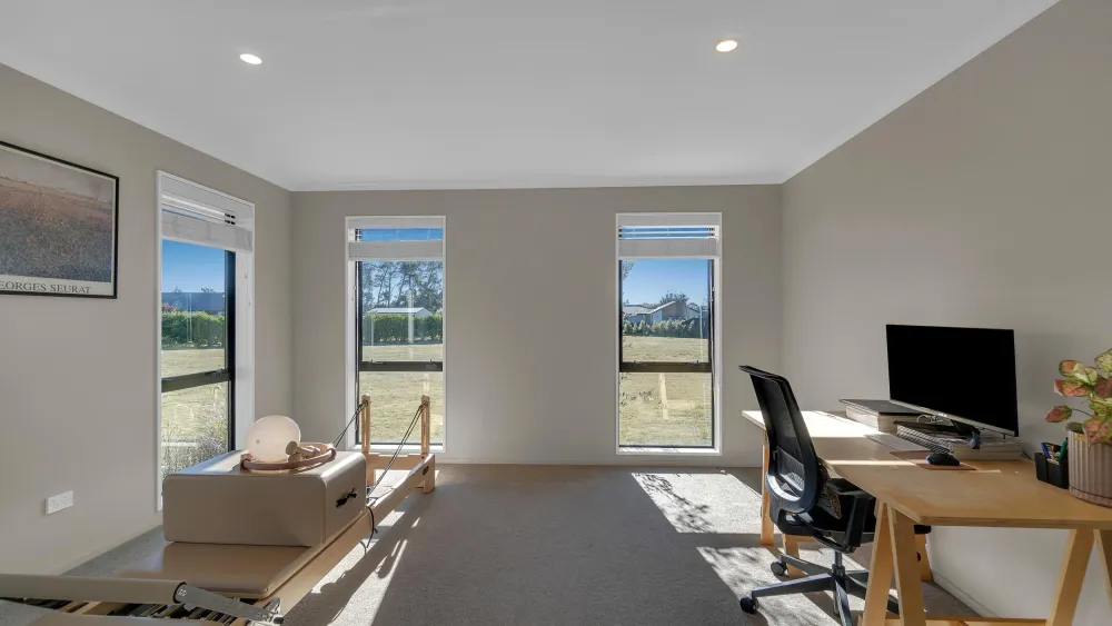Photos of 14 Braeburn Crescent