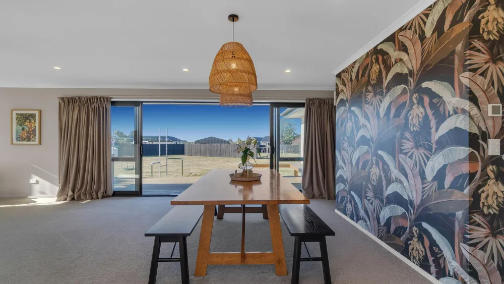 Photos of 14 Braeburn Crescent