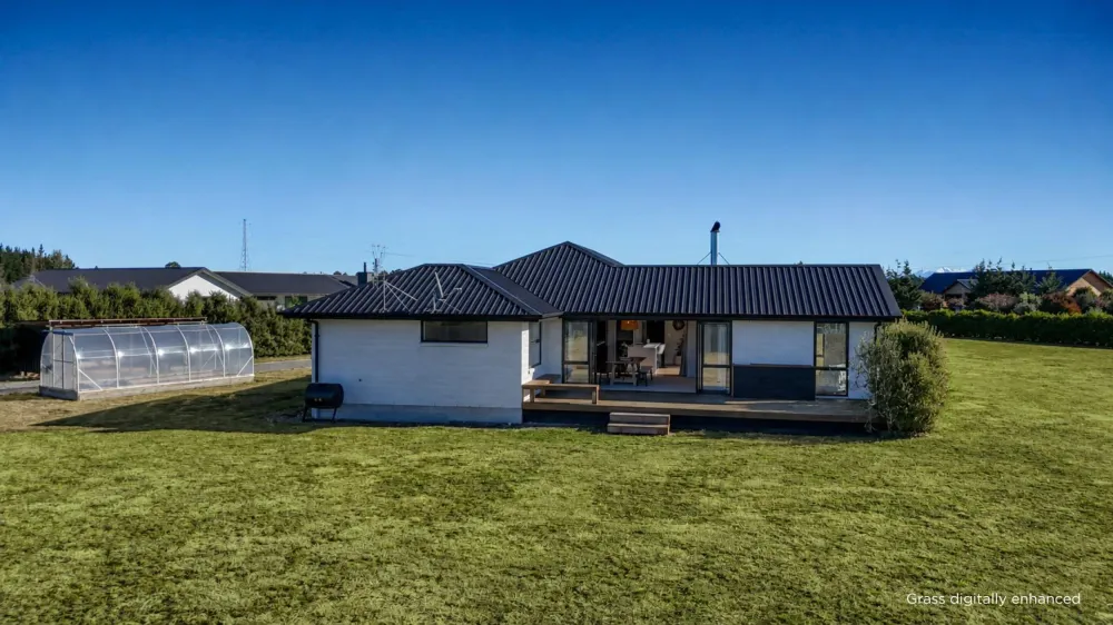 Photos of 14 Braeburn Crescent