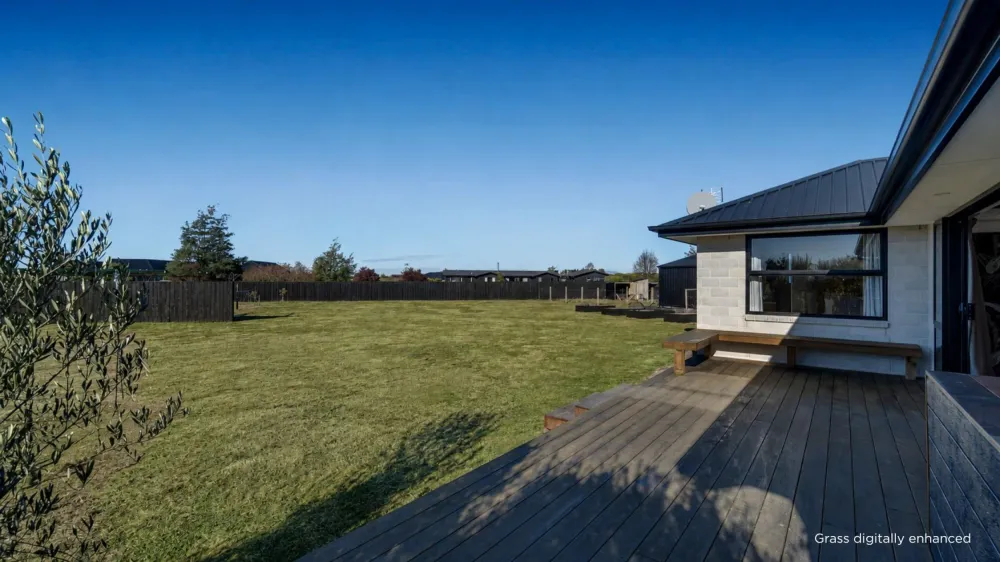 Photos of 14 Braeburn Crescent