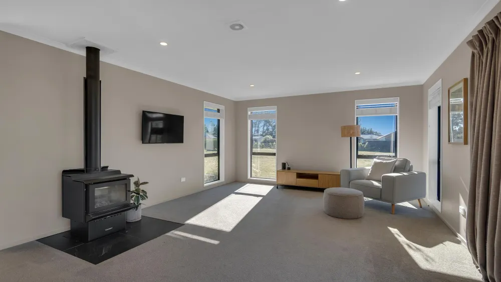 Photos of 14 Braeburn Crescent