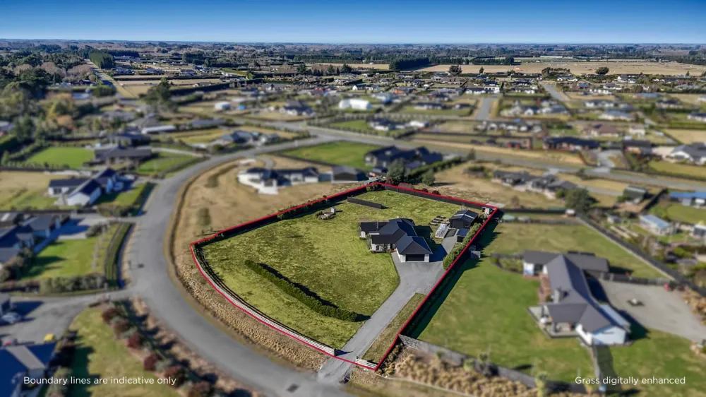 Photos of 14 Braeburn Crescent
