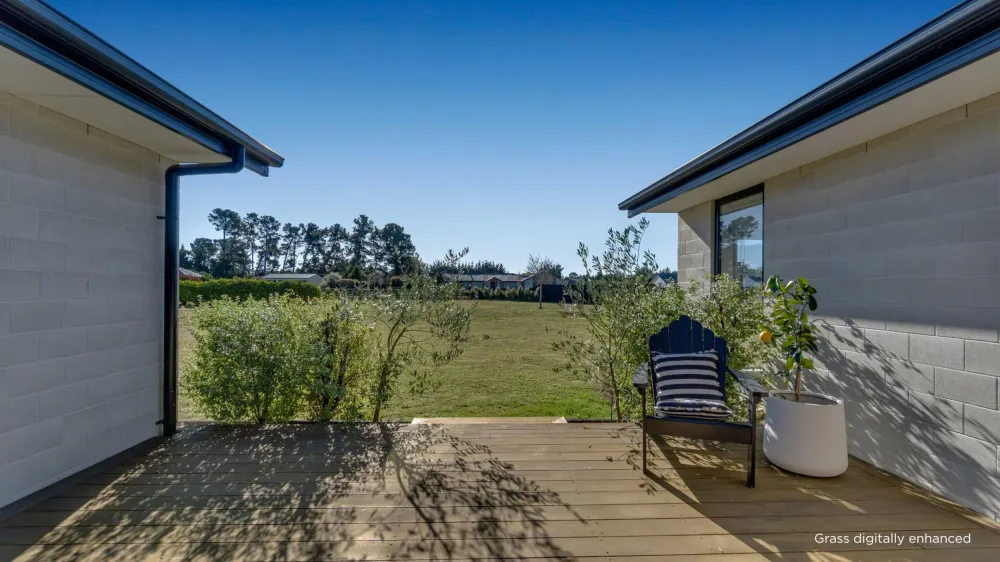 Photos of 14 Braeburn Crescent