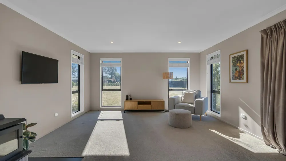 Photos of 14 Braeburn Crescent