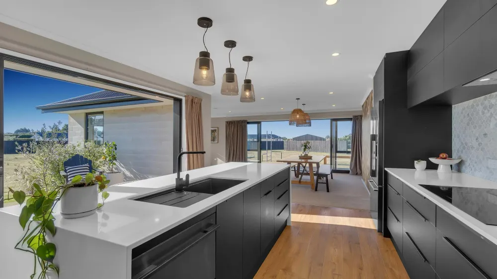Photos of 14 Braeburn Crescent