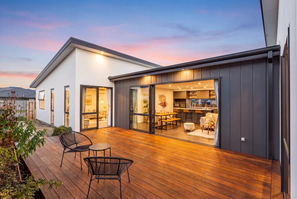 Photos of 37 Parklea Avenue