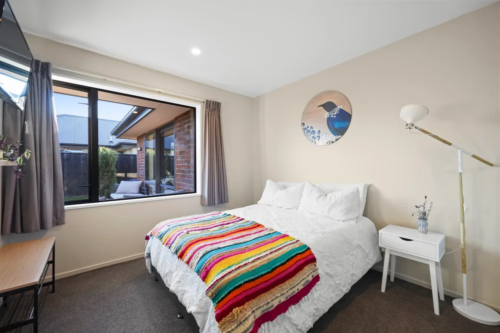 Photos of 37 Parklea Avenue