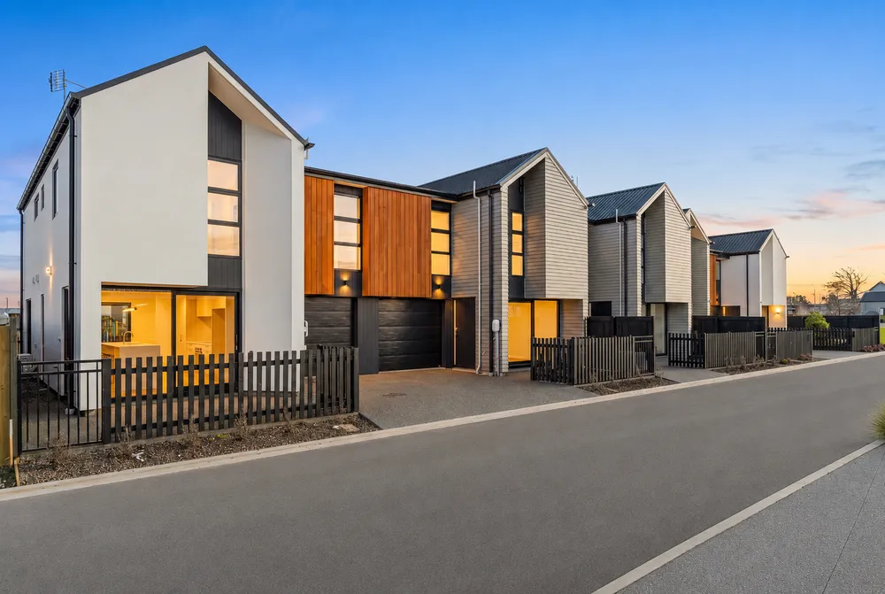 Photos of 37 Parklea Avenue