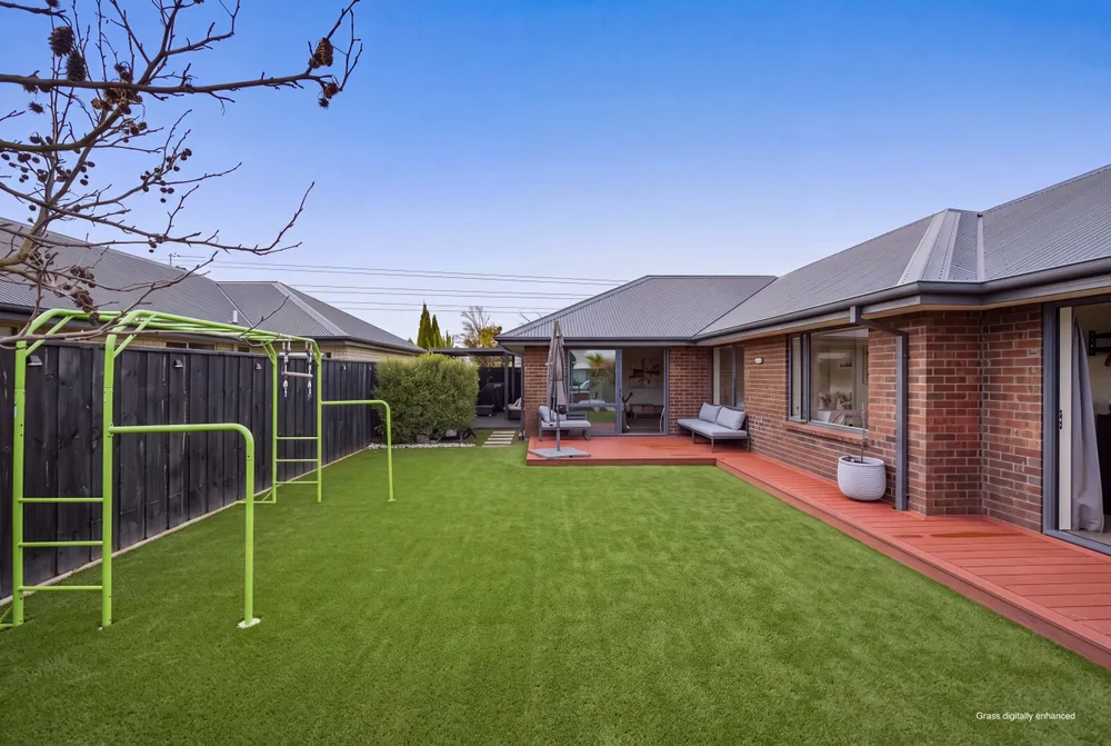 Photos of 37 Parklea Avenue