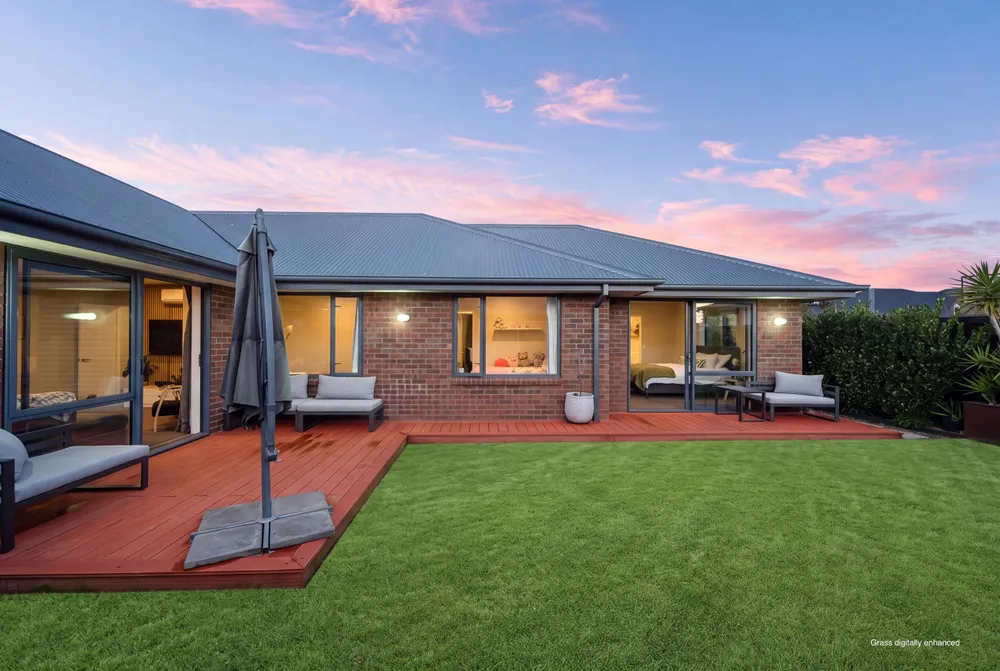 Photos of 37 Parklea Avenue
