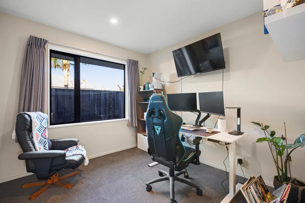 Photos of 37 Parklea Avenue