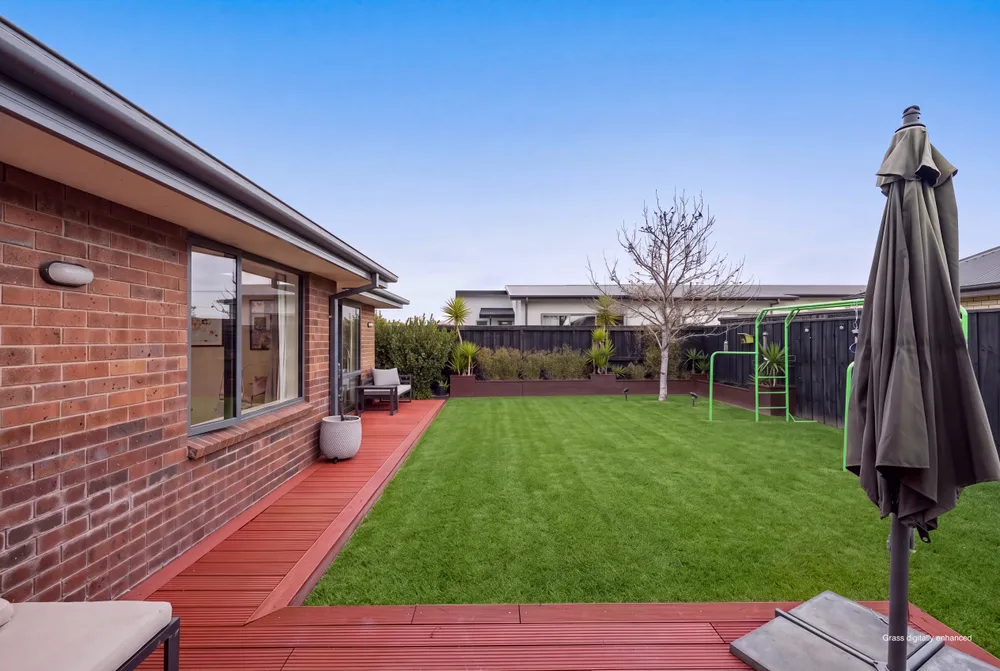 Photos of 37 Parklea Avenue