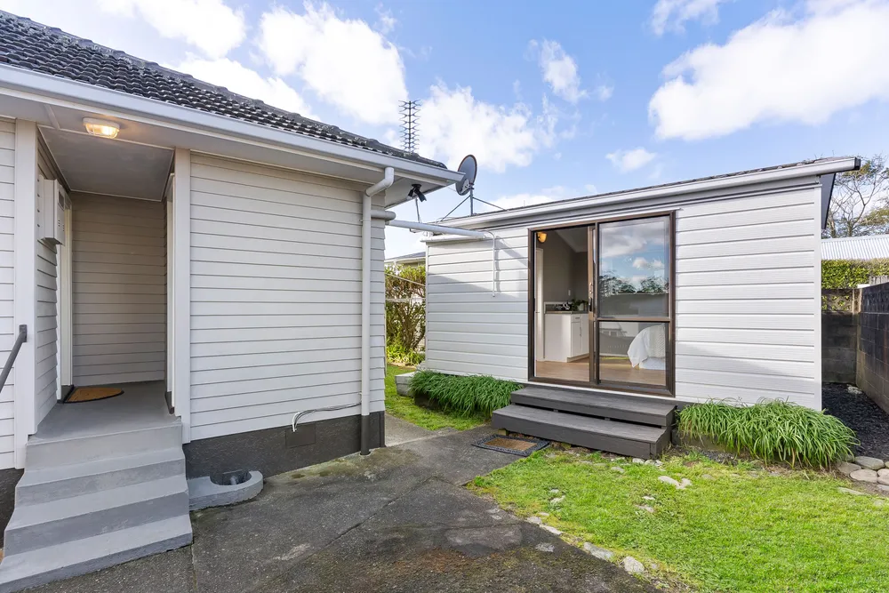 Photos of 23 Paragon Avenue