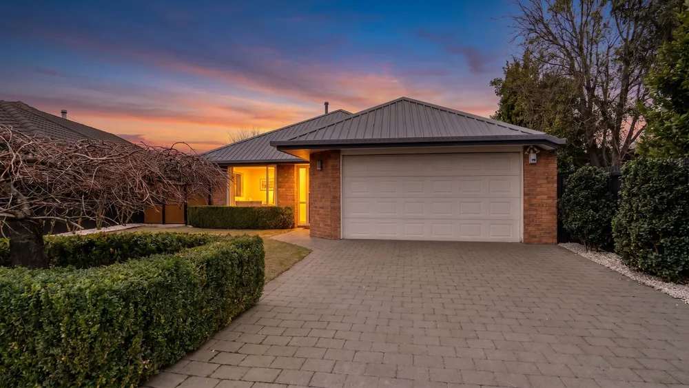 Photos of 42 Rempstone Drive