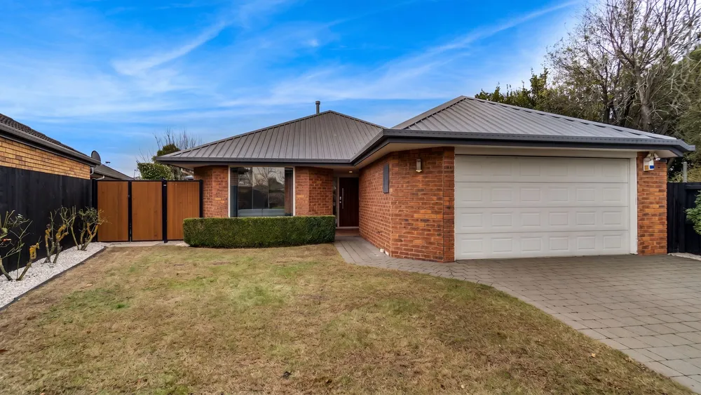 Photos of 42 Rempstone Drive