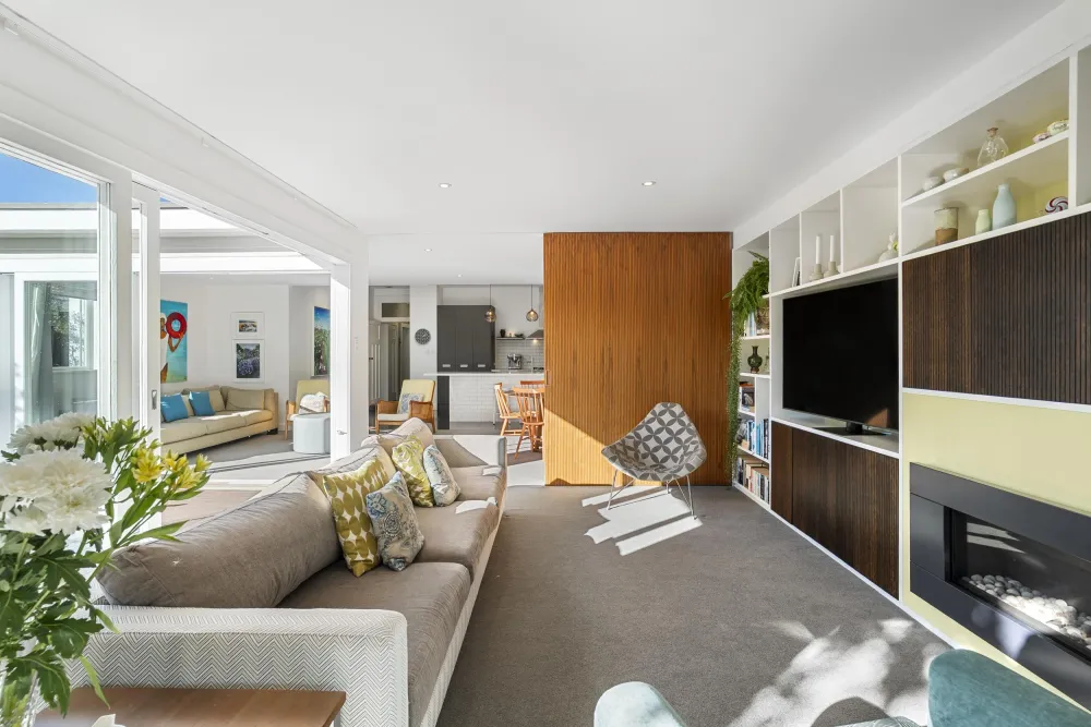 Photos of 2A Tenterden Avenue