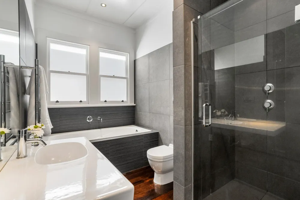 Photos of 2A Tenterden Avenue