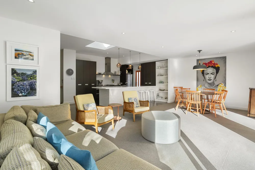 Photos of 2A Tenterden Avenue