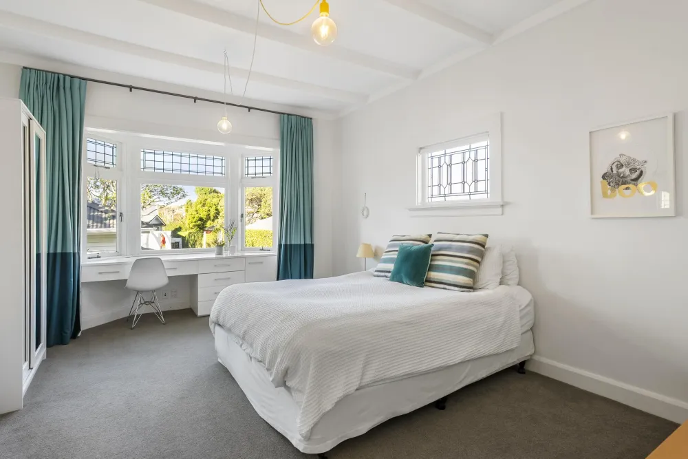 Photos of 2A Tenterden Avenue
