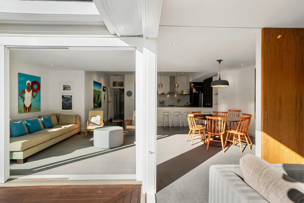 Photos of 2A Tenterden Avenue