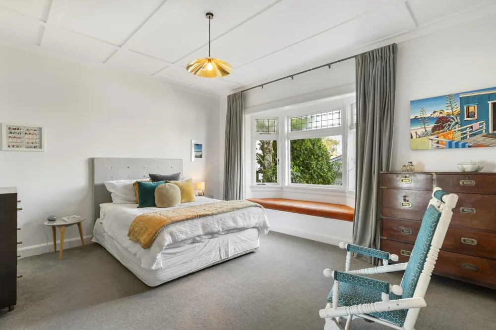 Photos of 2A Tenterden Avenue